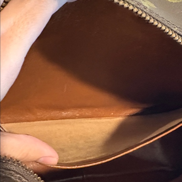 Louis Vuitton Vintage Monogram Crossbody Bag Leather with COA - Picture 15 of 16